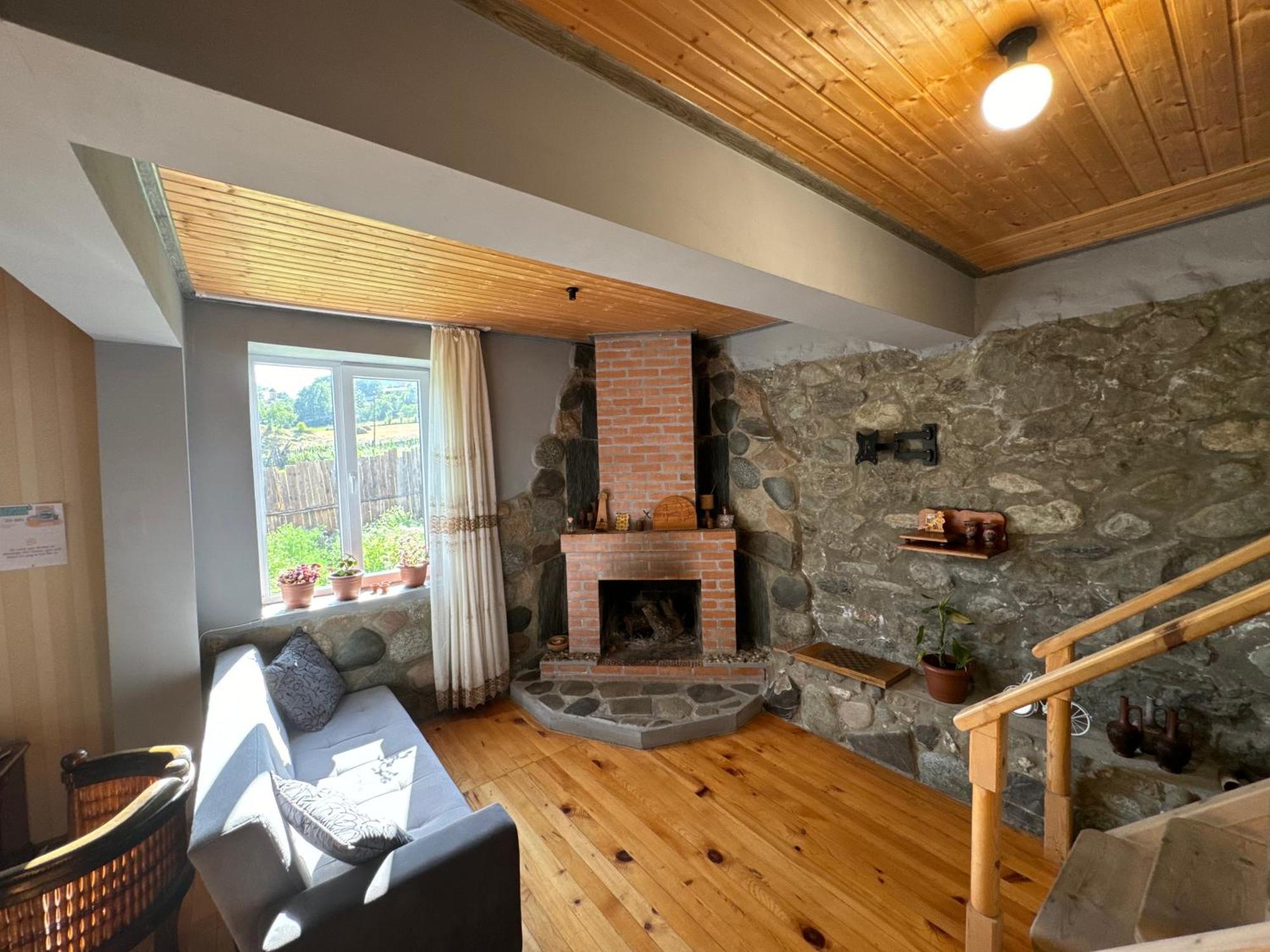 Barbara'S Eco-Cozy Guesthouse Mestia Exterior photo